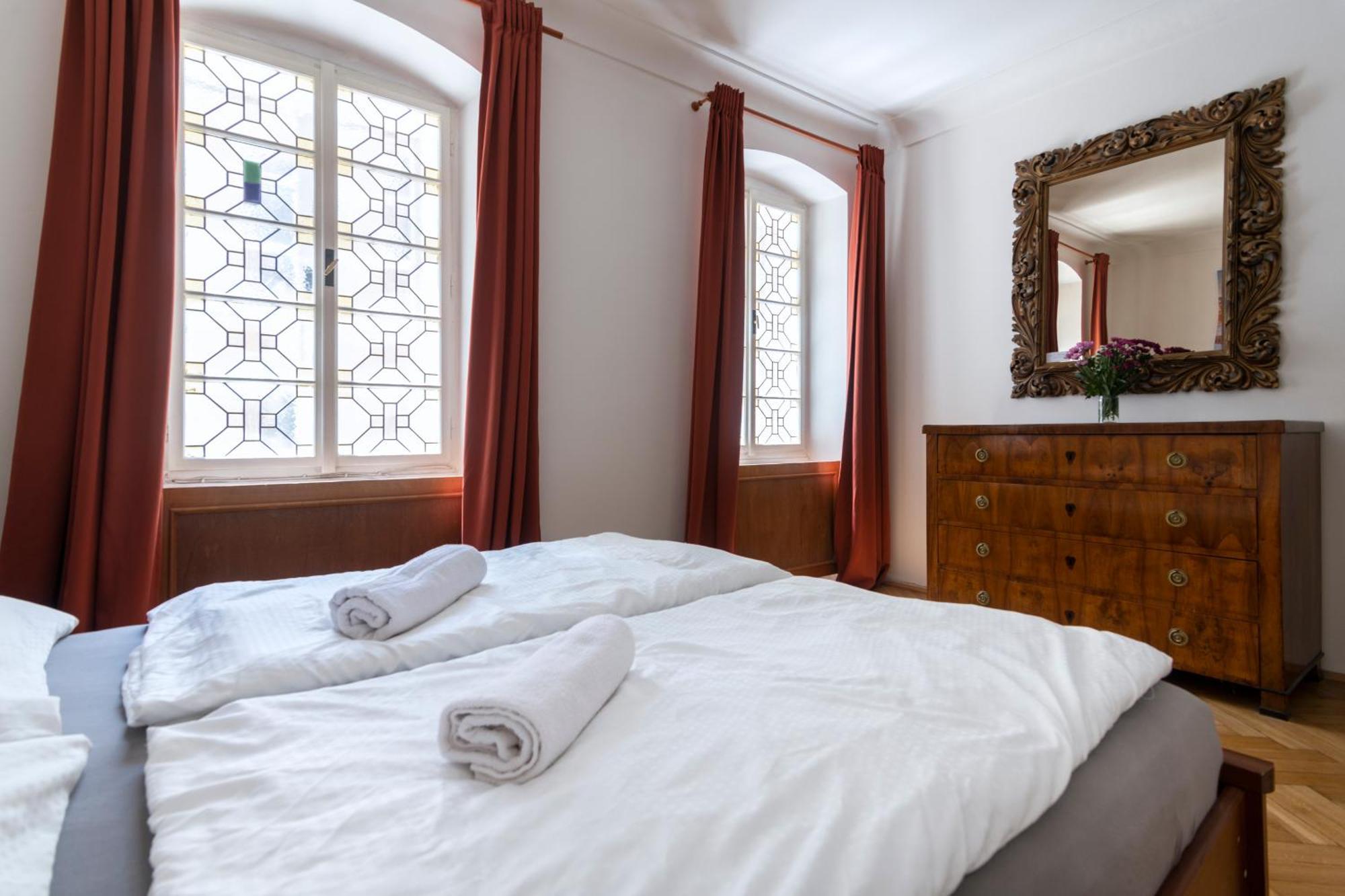 Historic Spirit At Studio Under The Prague Castle — Photos 3